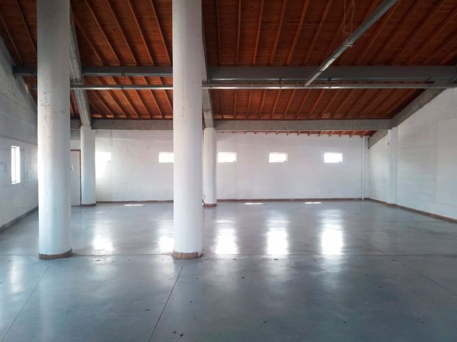 Bodega en arriendo en Tenche, Medellín, 320 m² · foto 2 de 15