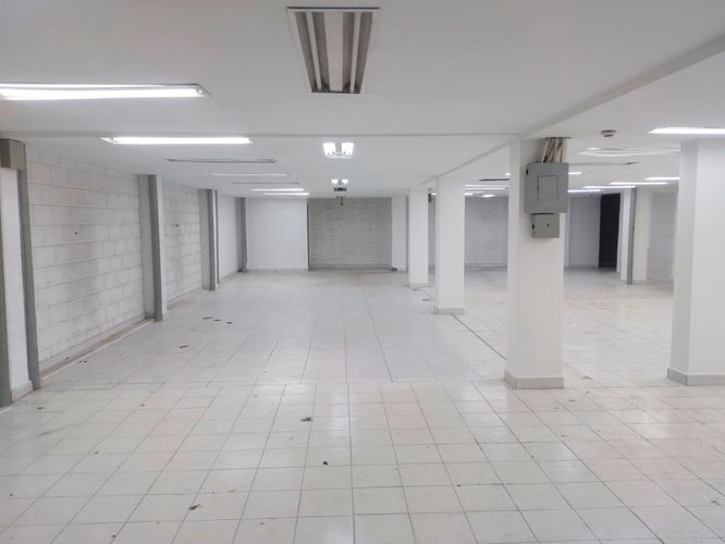 Bodega en venta en Campo Amor, Medellín, 990 m² · foto 11 de 20