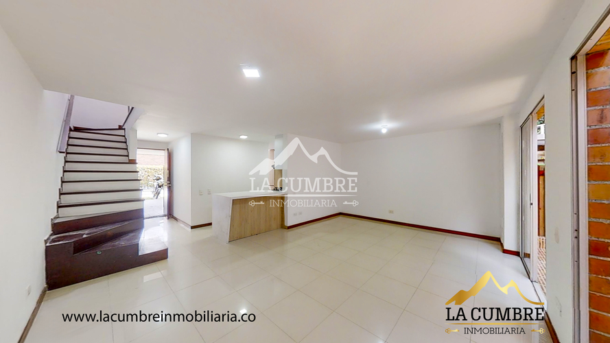 Casa de 3 alcobas en venta en Loma El Atravesado, Medellín, 200 m² · foto 5 de 13