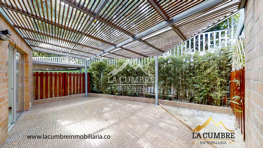 Casa de 3 alcobas en venta en Loma El Atravesado, Medellín, 200 m² · foto 8 de 13