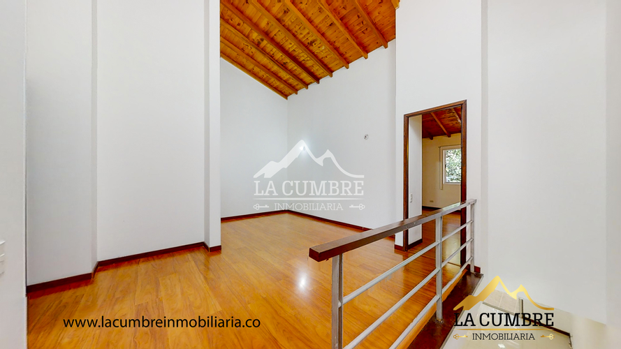 Casa de 3 alcobas en venta en Loma El Atravesado, Medellín, 200 m² · foto 10 de 13