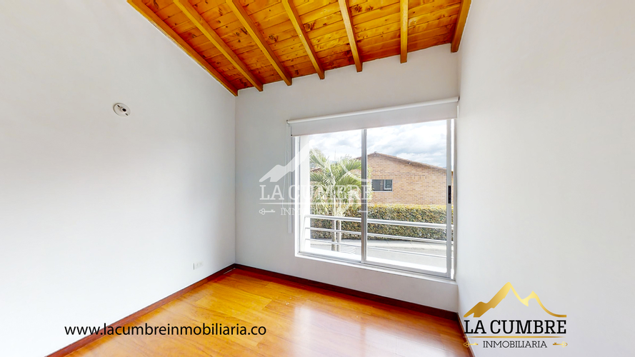 Casa de 3 alcobas en venta en Loma El Atravesado, Medellín, 200 m² · foto 12 de 13