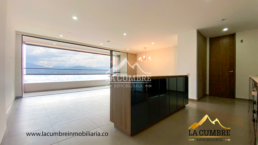 Apartamento de 3 alcobas en arriendo en Loma De Las Brujas, Envigado, 135 m² · foto 3 de 14