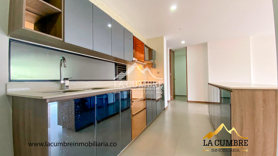 Apartamento de 3 alcobas en arriendo en Loma De Las Brujas, Envigado, 135 m² · foto 6 de 14