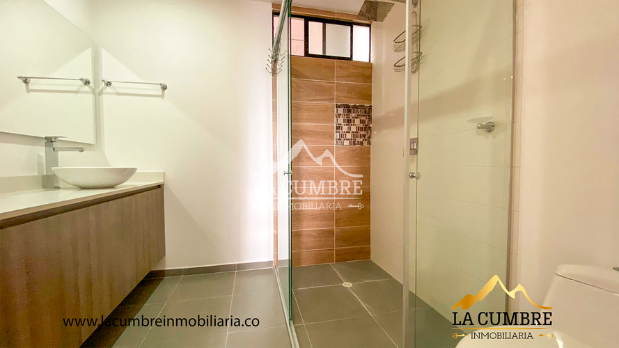 Apartamento de 3 alcobas en arriendo en Loma De Las Brujas, Envigado, 135 m² · foto 14 de 14
