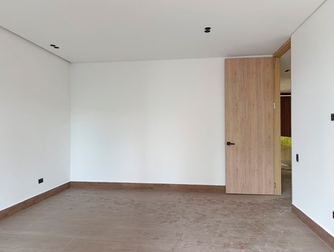 Casa de 4 alcobas en venta en El Tesoro, Medellín, 440 m² · foto 8 de 16
