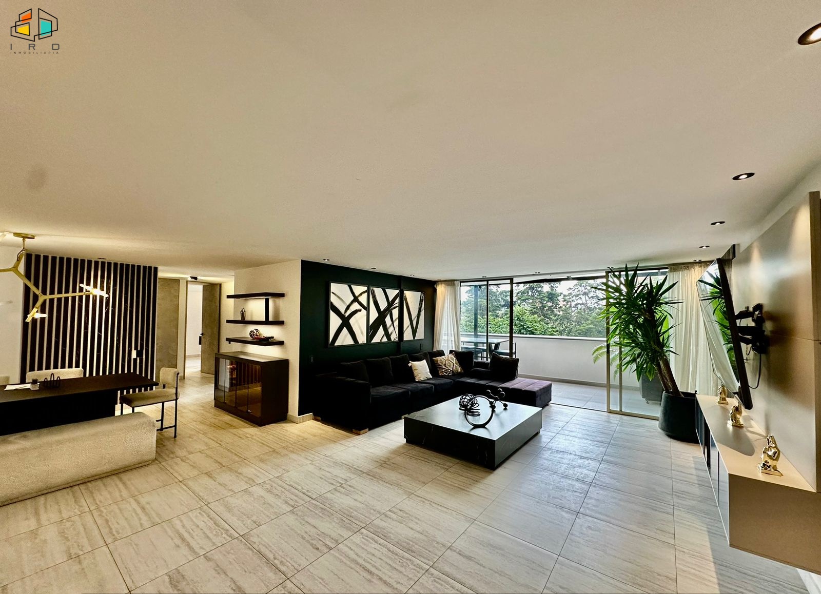 Apartamento en arriendo en Los Balsos, Medellín · foto 2 de 24