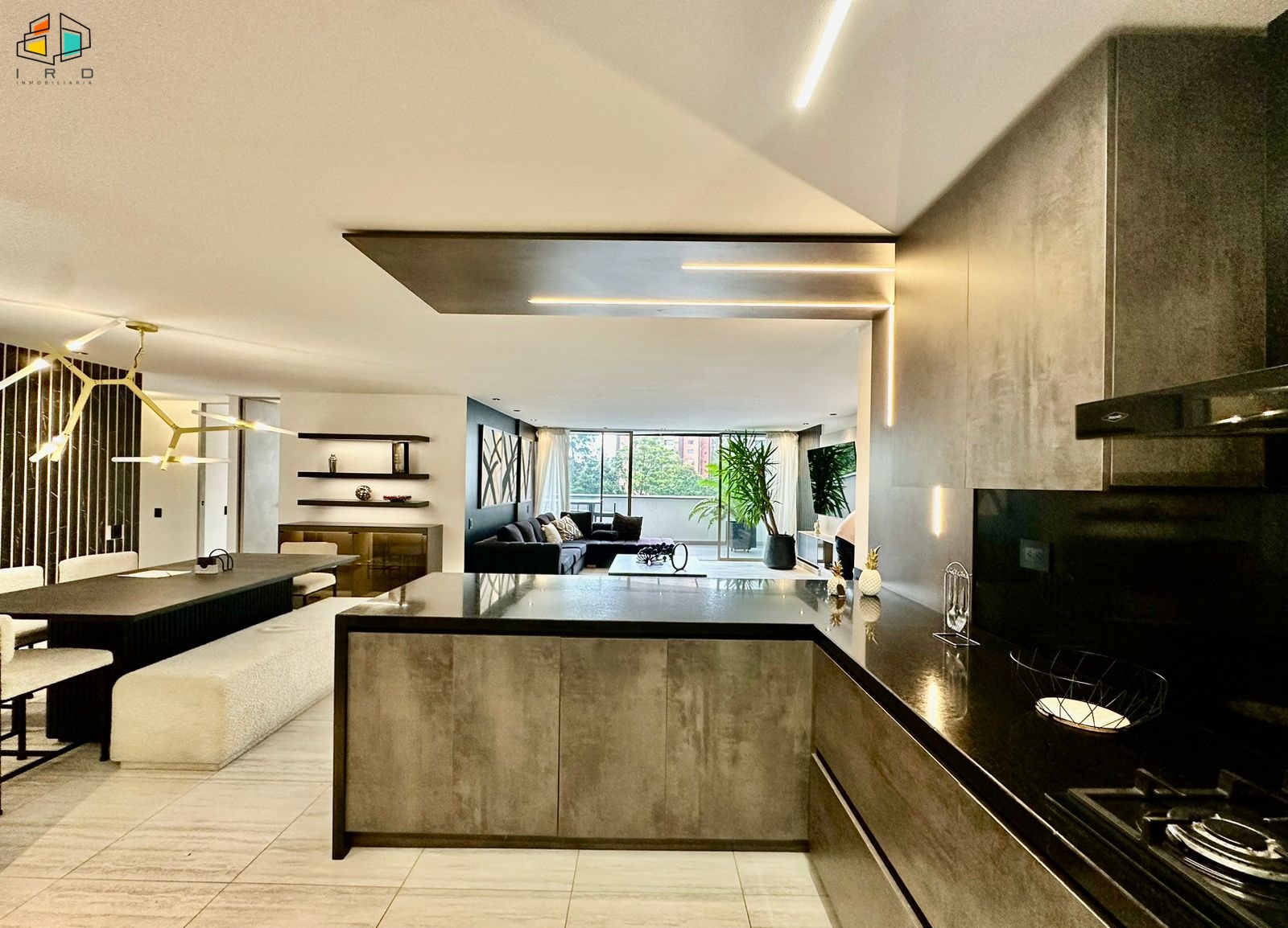 Apartamento en arriendo en Los Balsos, Medellín · foto 3 de 24