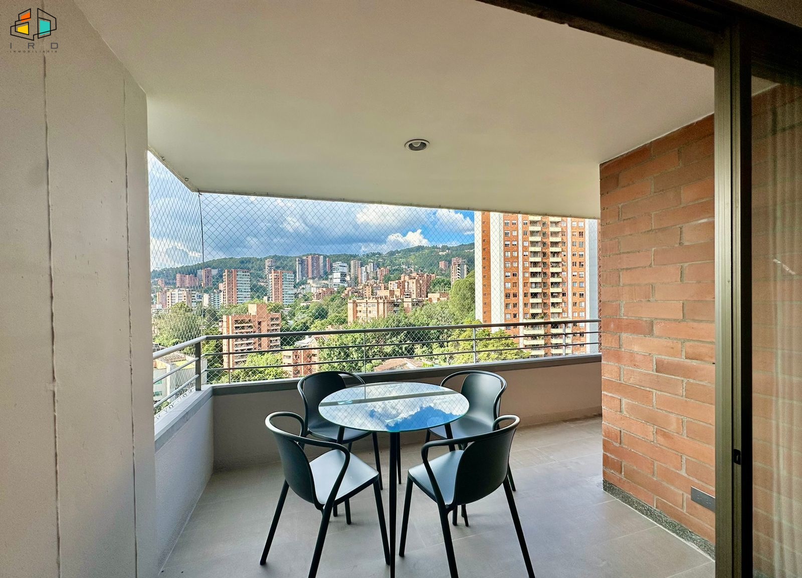 Apartamento en arriendo en El Poblado, Medellín · foto 5 de 24