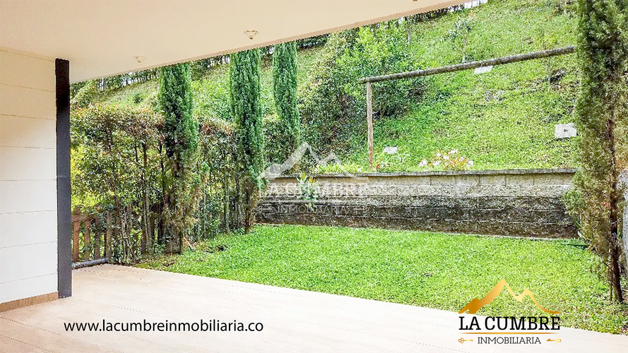 Casa de 3 alcobas en venta en Loma Del Chocho, Envigado, 270 m² · foto 6 de 12