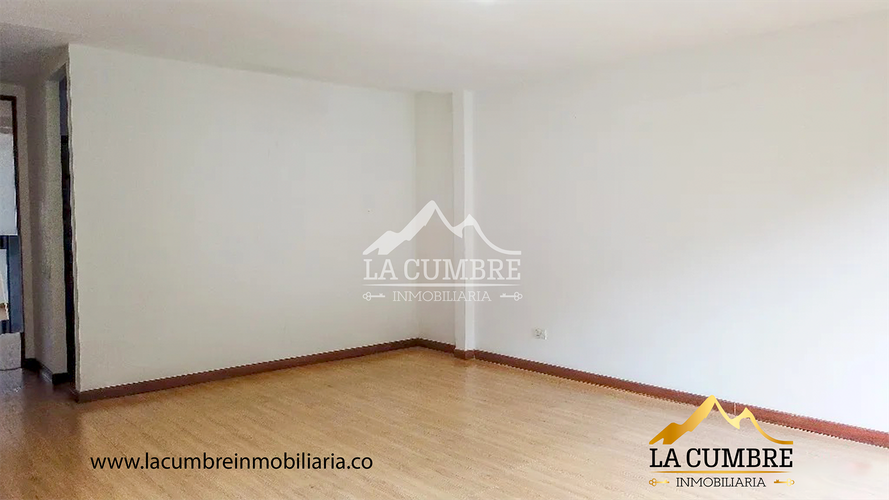 Casa de 3 alcobas en venta en Loma Del Chocho, Envigado, 270 m² · foto 9 de 12