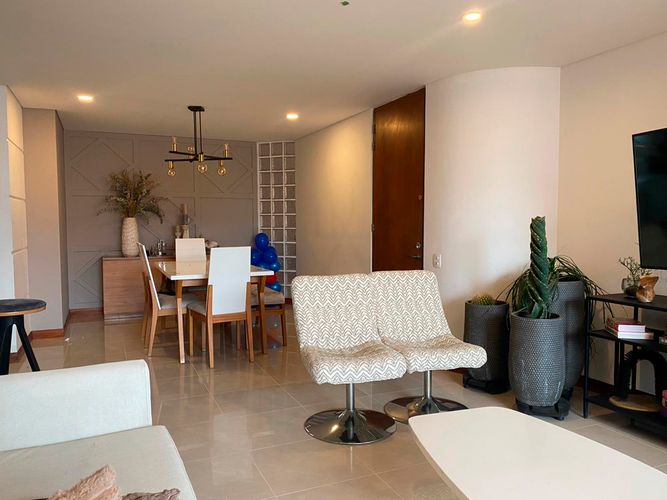 Apartamento de 3 alcobas en arriendo en El Diamante No.2, Medellín, 164 m² · foto 5 de 19