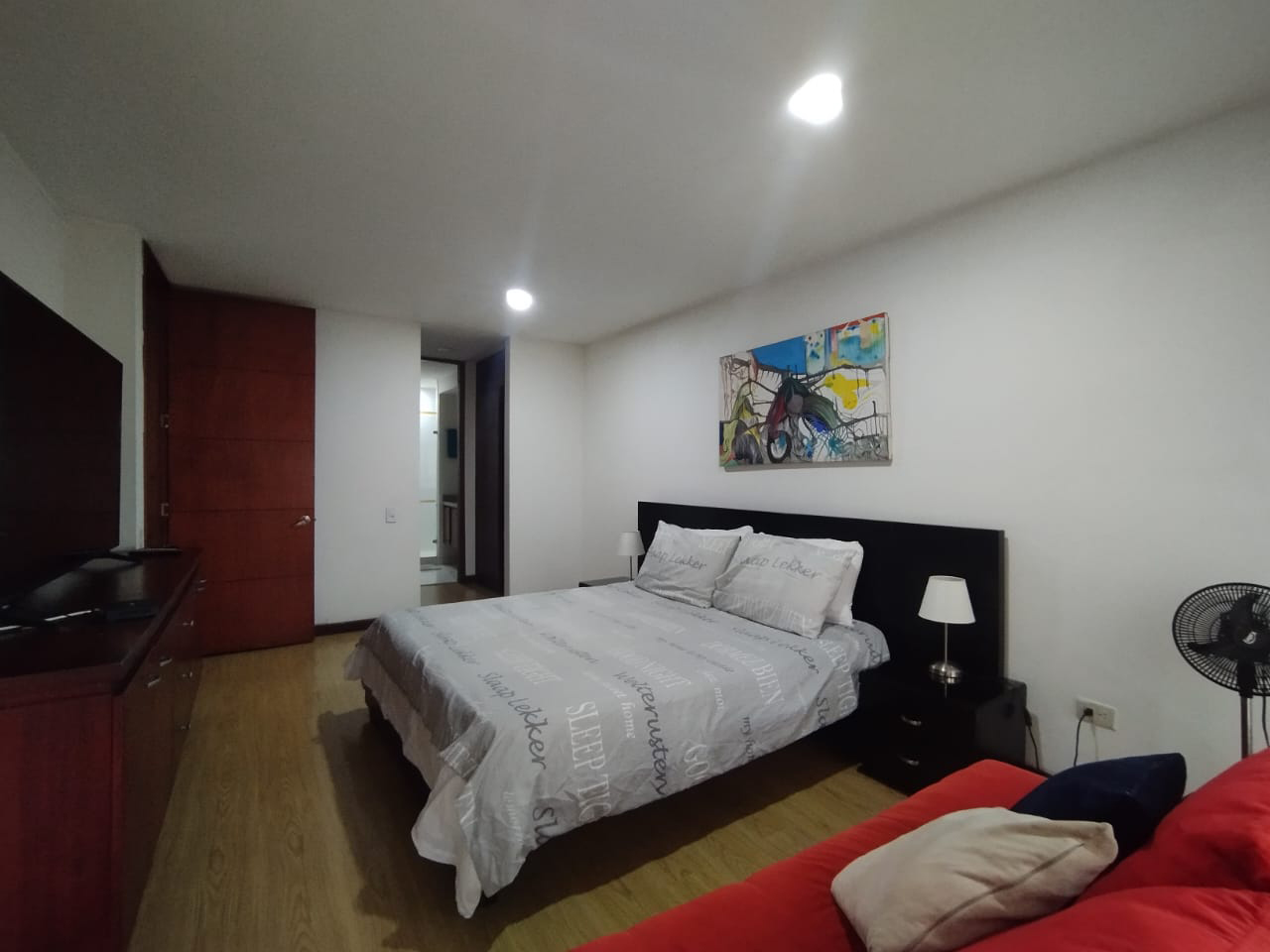 Apartamento en arriendo en Lalinde, Medellín · foto 3 de 15