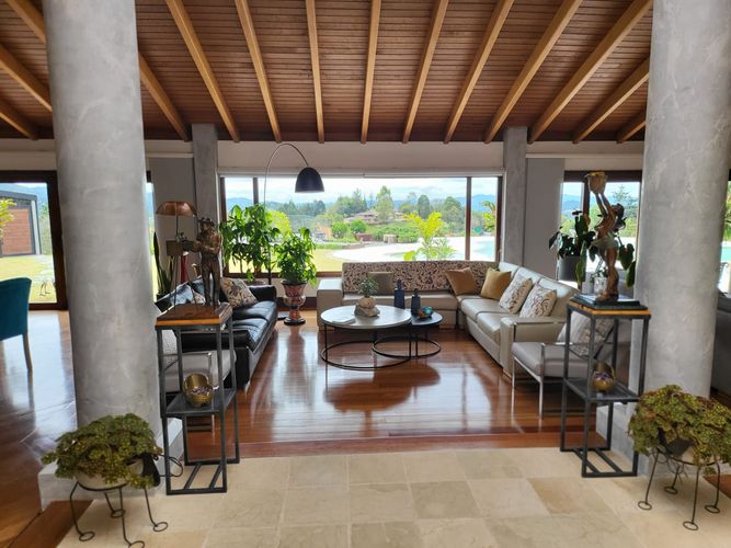 Casa de 5 alcobas en venta en Loma Del Escobero, Envigado, 600 m² · foto 14 de 24