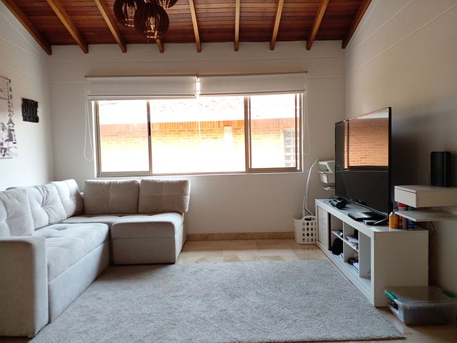 Casa de 3 alcobas en venta en Loma El Atravesado, Envigado, 320 m² · foto 5 de 20