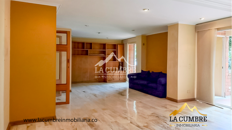 Apartamento de 3 alcobas en arriendo en Los Balsos, Medellín, 340 m² · foto 3 de 8