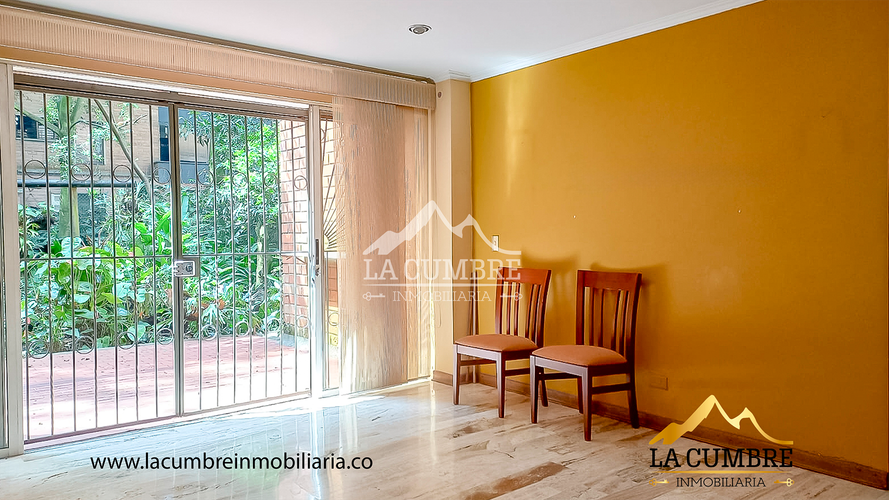 Apartamento de 3 alcobas en arriendo en Los Balsos, Medellín, 340 m² · foto 4 de 8