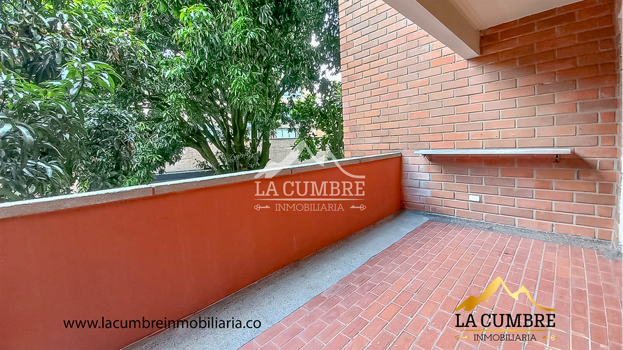 Apartamento de 3 alcobas en arriendo en Los Balsos, Medellín, 340 m² · foto 6 de 8