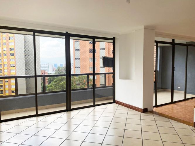Apartamento de 3 alcobas en arriendo en La Aguacatala, Medellín, 190 m² · foto 8 de 18