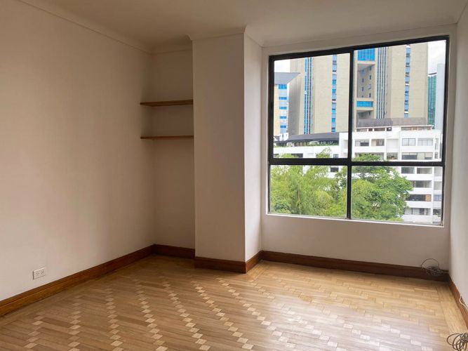 Apartamento de 3 alcobas en arriendo en La Aguacatala, Medellín, 190 m² · foto 12 de 18