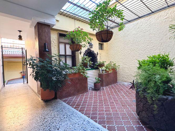 Casa de 5 alcobas en venta en Laureles, Medellín, 284 m² · foto 8 de 21