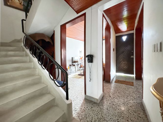 Casa de 5 alcobas en venta en Laureles, Medellín, 284 m² · foto 10 de 21