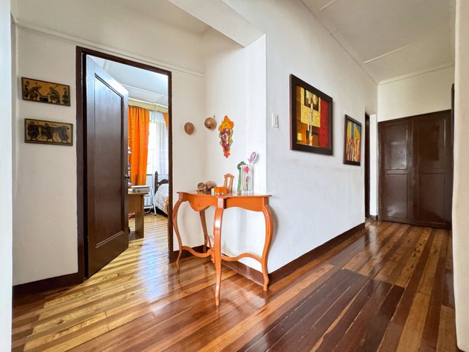 Casa de 5 alcobas en venta en Laureles, Medellín, 284 m² · foto 12 de 21