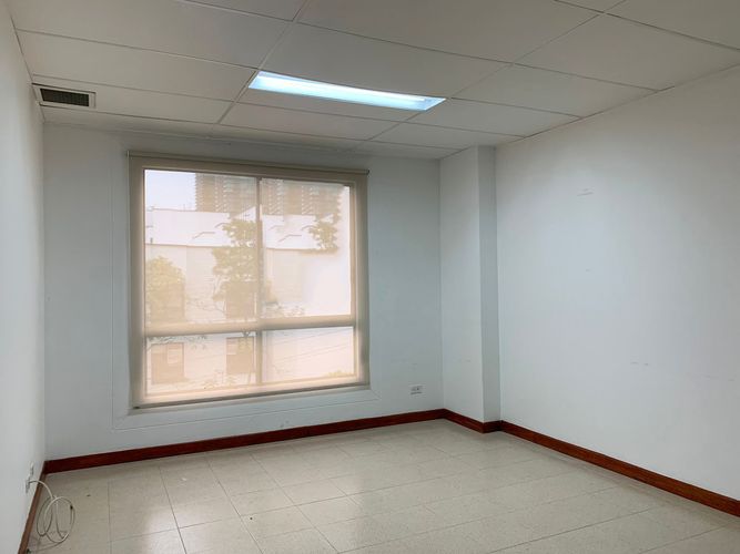 Oficina en arriendo en Patio Bonito, Medellín, 38 m² · foto 2 de 11