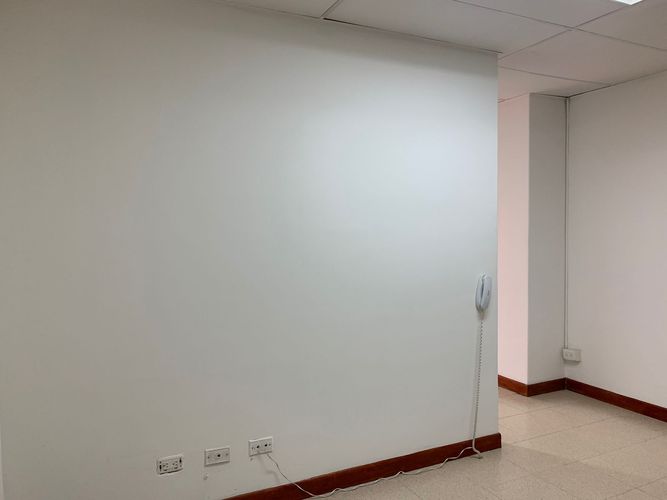 Oficina en arriendo en Patio Bonito, Medellín, 38 m² · foto 10 de 11