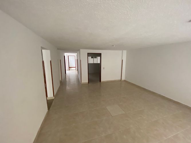 Casa de 6 alcobas en venta en La Concordia, Bucaramanga, 270 m² · foto 3 de 17