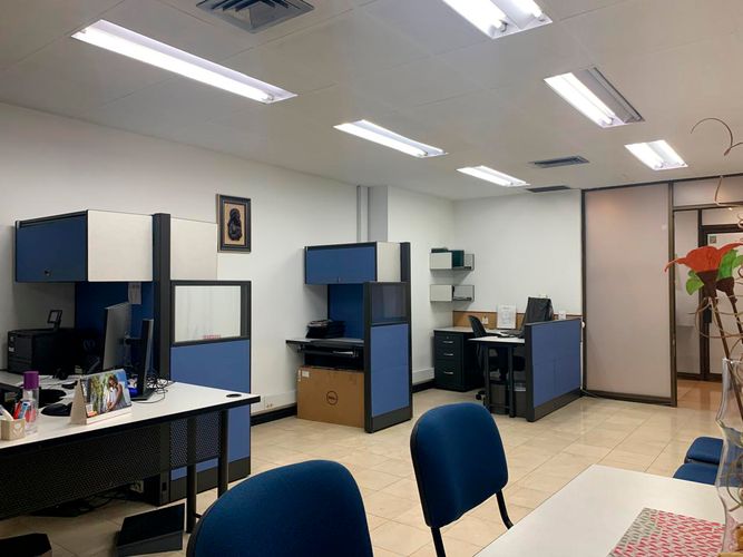 Oficina en arriendo en Manila, Medellín, 60 m² · foto 2 de 10