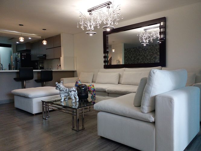 Casa de 3 alcobas en venta en Loma El Atravesado, Envigado, 240 m² · foto 3 de 19