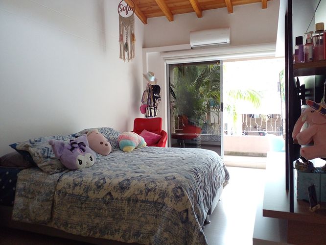 Casa de 3 alcobas en venta en Loma El Atravesado, Envigado, 240 m² · foto 8 de 19