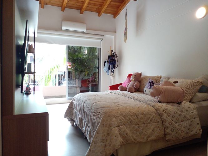 Casa de 3 alcobas en venta en Loma El Atravesado, Envigado, 240 m² · foto 13 de 19