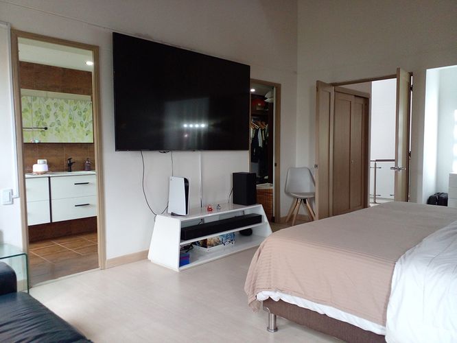 Casa de 3 alcobas en venta en Loma El Atravesado, Envigado, 240 m² · foto 14 de 19