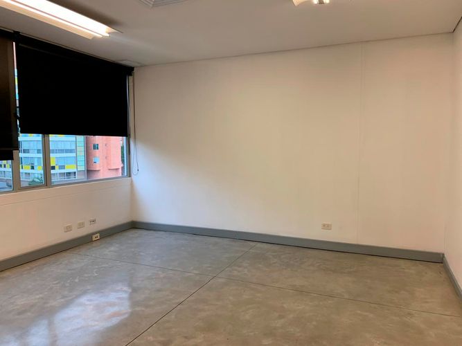 Oficina en arriendo en Villa Carlota, Medellín, 220 m² · foto 3 de 11