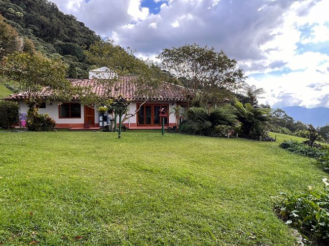 Casa de 3 alcobas en venta en Las Palmas, Medellín, 357 m² · foto 15 de 15