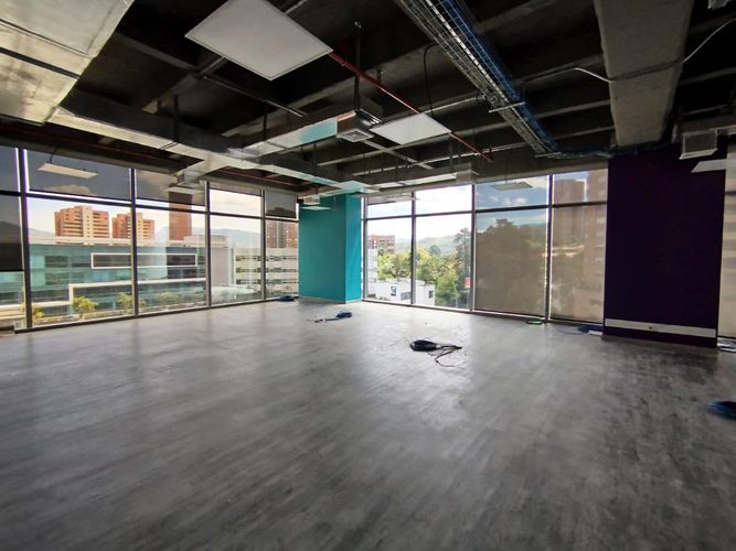 Oficina en arriendo en El Tesoro, Medellín, 257 m² · foto 2 de 19