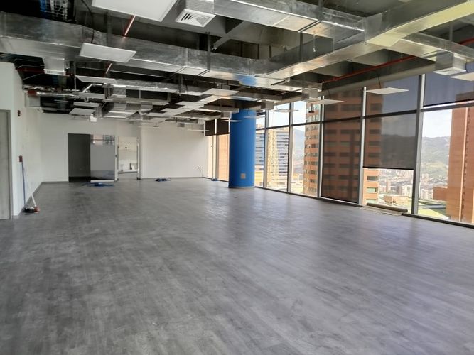 Oficina en arriendo en El Tesoro, Medellín, 257 m² · foto 7 de 19