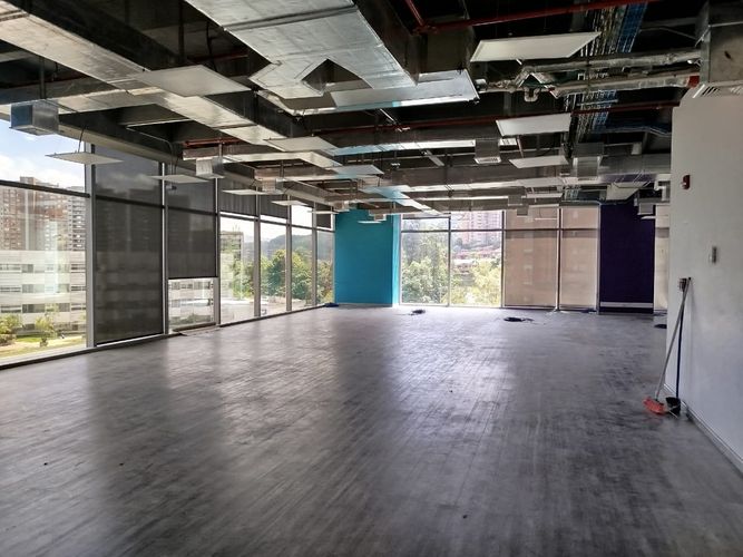 Oficina en arriendo en El Tesoro, Medellín, 257 m² · foto 12 de 19