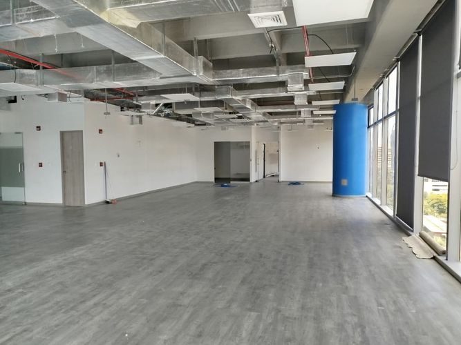 Oficina en arriendo en El Tesoro, Medellín, 257 m² · foto 14 de 19