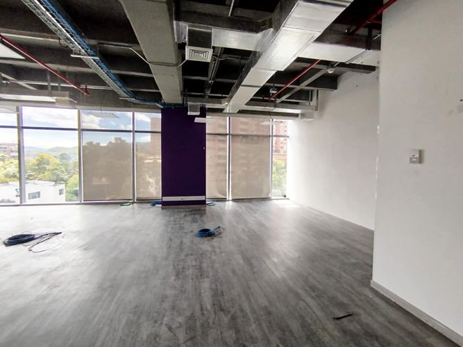 Oficina en arriendo en El Tesoro, Medellín, 257 m² · foto 15 de 19