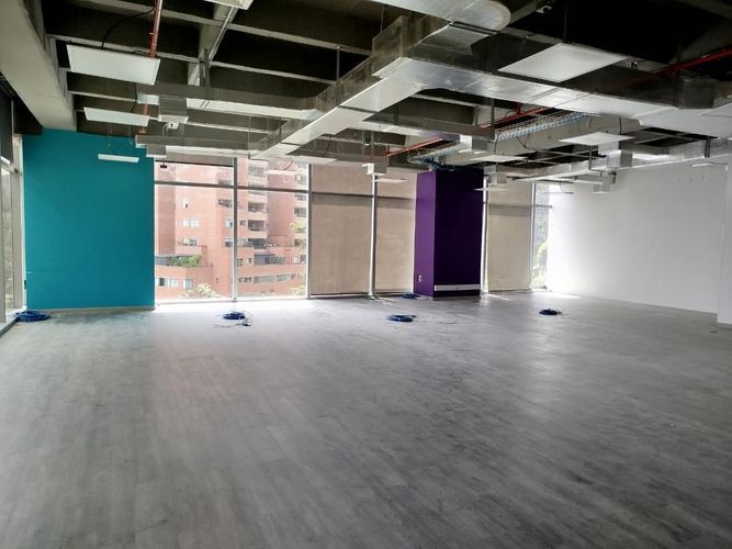 Oficina en arriendo en El Tesoro, Medellín, 257 m² · foto 16 de 19