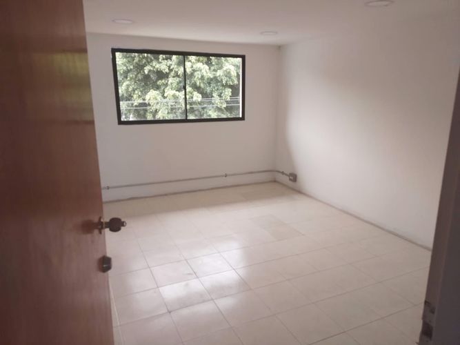 Local en arriendo en La Floresta, Medellín, 250 m² · foto 3 de 12