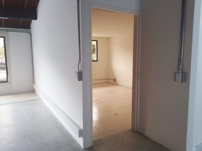 Local en arriendo en La Floresta, Medellín, 250 m² · foto 8 de 12