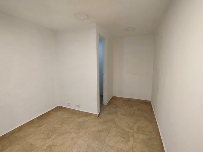 Local en arriendo en San Diego, Medellín, 31 m² · foto 3 de 9
