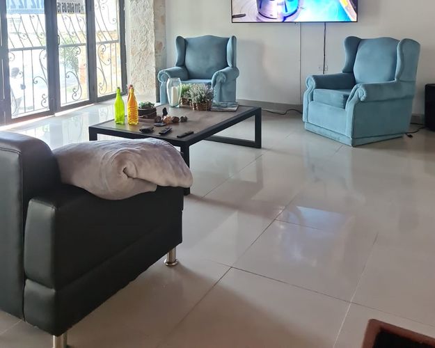 Local en arriendo en Las Acacias, Medellín, 700 m² · foto 2 de 20