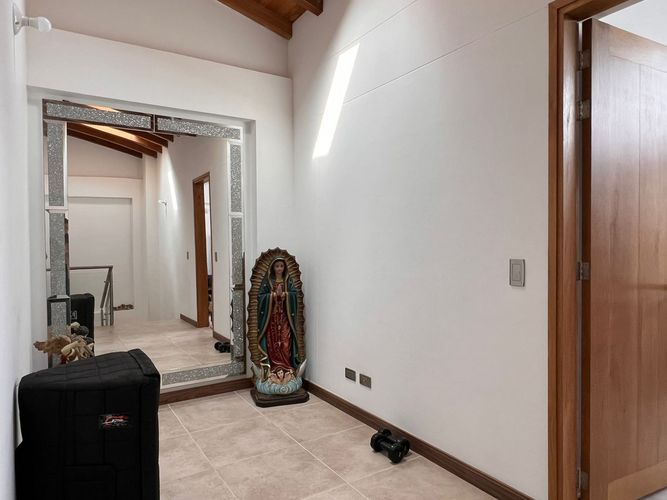 Casa de 4 alcobas en venta en El Porvenir, Rionegro, 150 m² · foto 2 de 14
