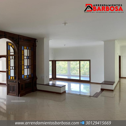 Casa de 7 alcobas en venta en El Poblado, Medellín, 1050 m² · foto 10 de 19