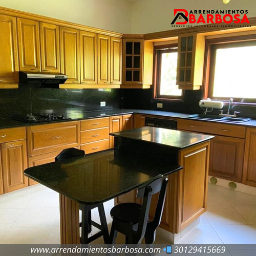 Casa de 7 alcobas en venta en El Poblado, Medellín, 1050 m² · foto 2 de 19